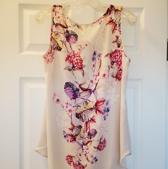 EUC Floral High-low Tank - Picture 4 of 6